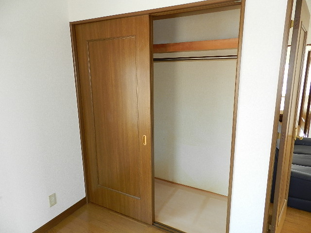 登別市中央町4丁目2-16戸建の収納