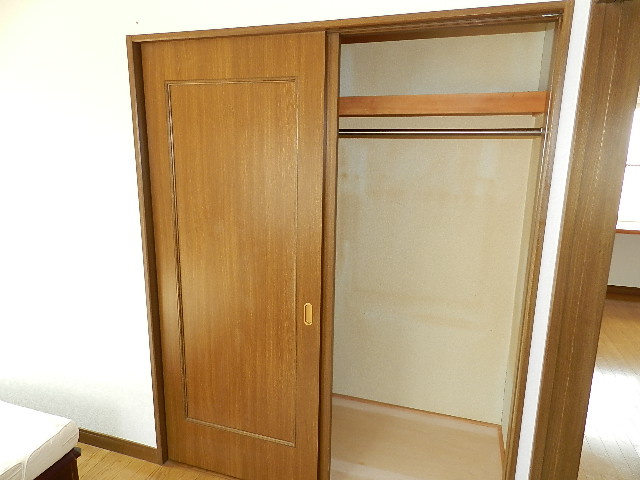 登別市中央町4丁目2-16戸建の収納