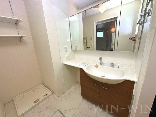 ハイム杉山 A棟の洗面所