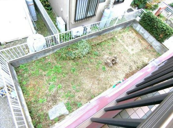 【中古】川越市今福中古住宅の庭|お庭です！
バルコニーからの眺め！
