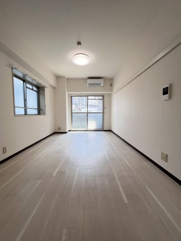 大阪市都島区中野町３丁目の賃貸マンションの居間・リビング
