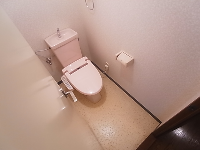 神戸市須磨区多井畑東町の賃貸マンションのトイレ|ウォシュレット付