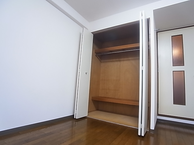 神戸市須磨区多井畑東町の賃貸マンションの収納|クローゼット