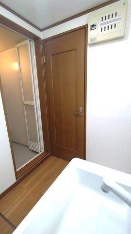  東大阪市東山町　中古戸建の脱衣所