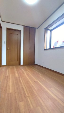  東大阪市東山町　中古戸建の洋室