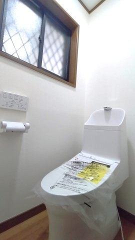  東大阪市東山町　中古戸建のトイレ|2階