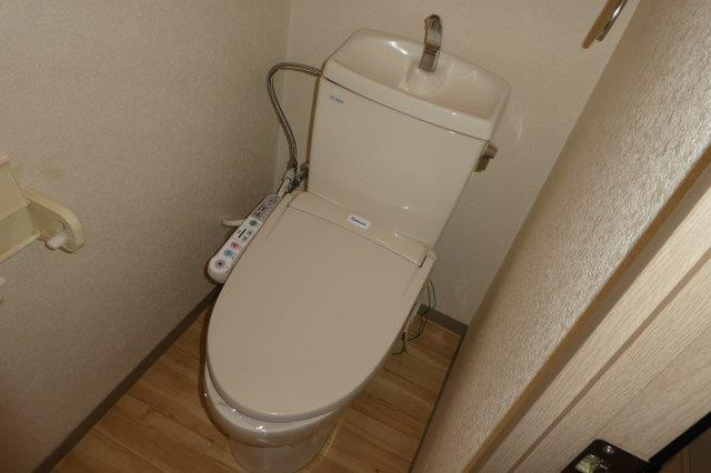 倉敷市福島のアパートのトイレ|ウォシュレット