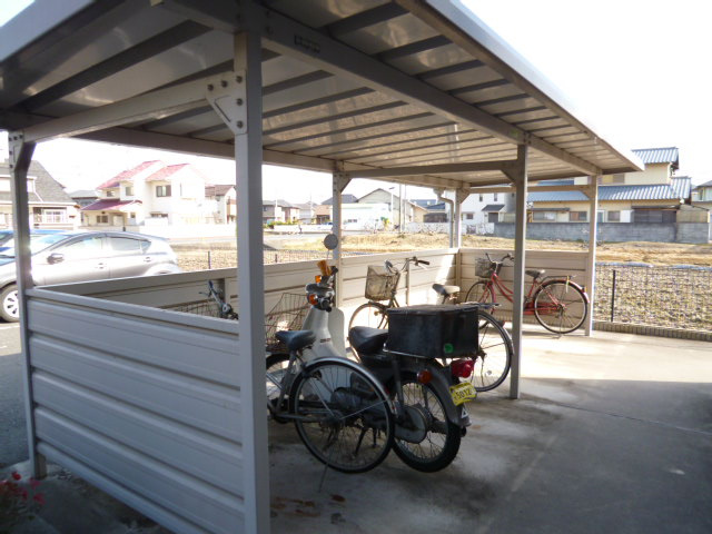 倉敷市福島のアパートのその他共用部分|自転車置き場