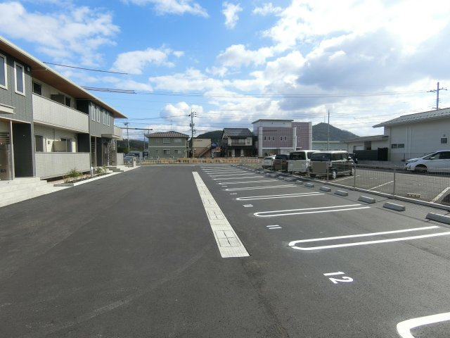 パーシモン駅南の駐車場