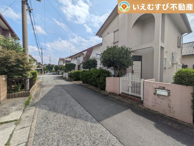 熊谷市上須戸　中古戸建の前面道路含む現地写真