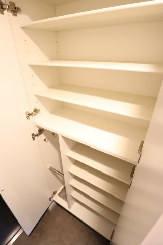 大阪市都島区片町１丁目の賃貸マンションの玄関