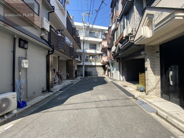 大阪市城東区成育4丁目の前面道路含む現地写真