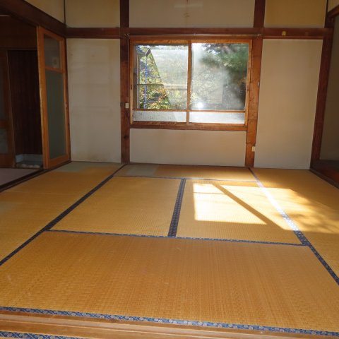 北見市留辺蘂町元町７４番地１０　中古売家の和室|1階８帖和室