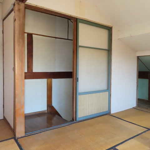 北見市留辺蘂町元町７４番地１０　中古売家の和室|２階和室出入口