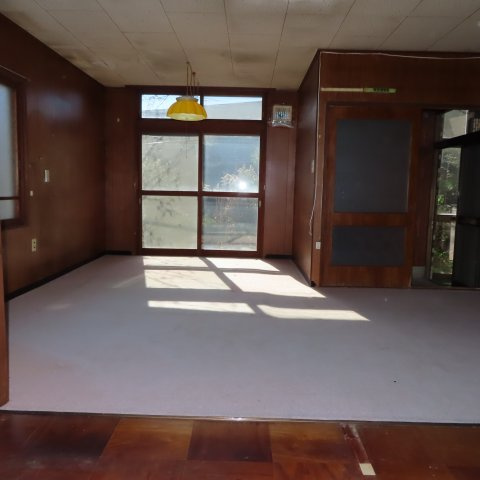 北見市留辺蘂町元町７４番地１０　中古売家の居間・リビング