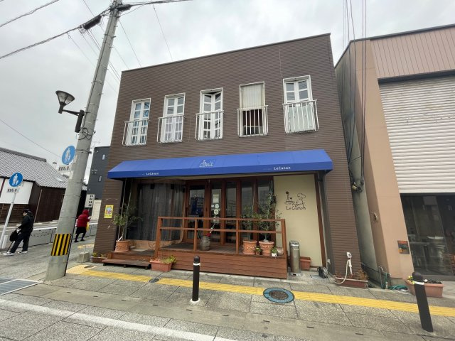 朝倉市甘木の店舗の外観