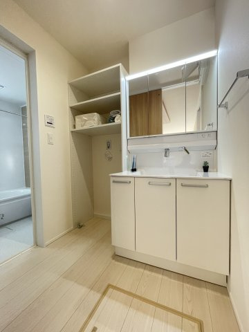 久留米市小森野１丁目の中古一戸建の独立洗面台