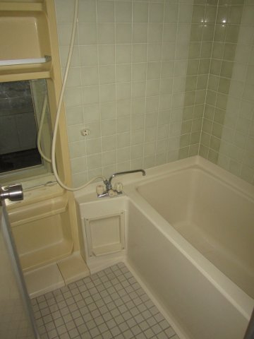 エステートマンション久留米医大前弐番館の浴室