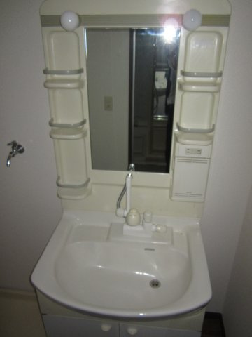 エステートマンション久留米医大前弐番館の独立洗面台