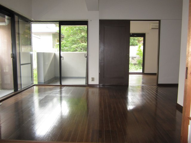 エステートマンション久留米医大前弐番館の居間・リビング