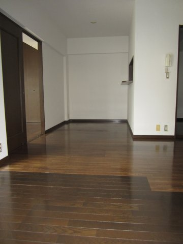 エステートマンション久留米医大前弐番館の居間・リビング