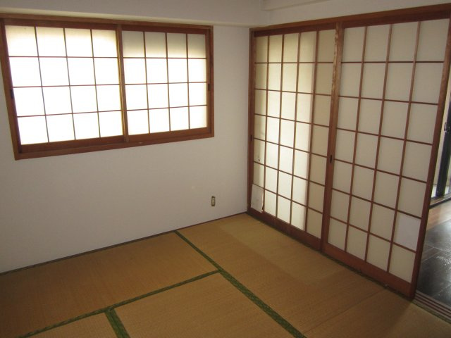 エステートマンション久留米医大前弐番館の和室