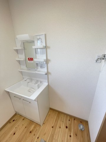 久留米市城島町江島の中古一戸建の独立洗面台