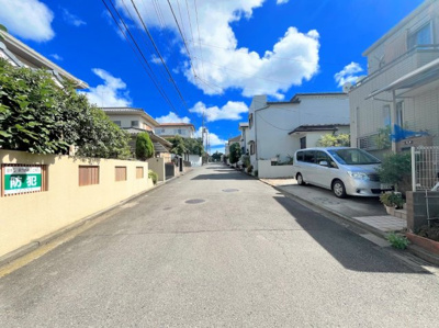 【前面道路含む現地写真】 | ◆◇たちばな台新築一戸建◇◆ | ◆前面道路も幅員があり車の運転も安心！前面道路は閑静な住宅地。車通りの少ない道路です。お子様にも安心です。