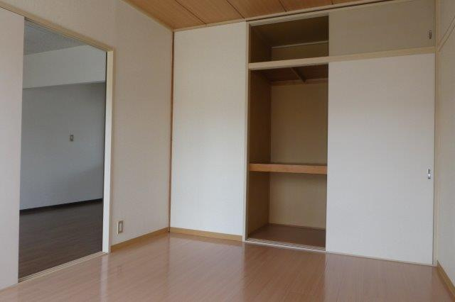 総社市中央６丁目のアパートの収納|和室
