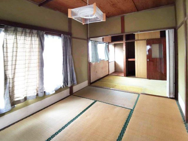 三島市芙蓉台３丁目の中古一戸建の和室|6DKなので部屋数も収納もたっぷりあります。ファミリー層にオススメです。