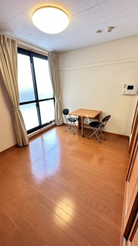 レオパレスHAPPYTOWNの居間・リビング