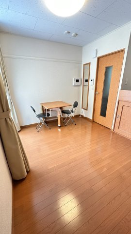 レオパレスHAPPYTOWNの居間・リビング