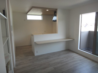 【居間・リビング】 | ティアメゾン | こちらのリビングで趣味の時間をお楽しみください