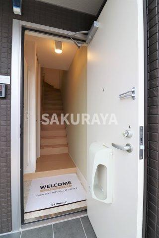 オクトトップの玄関|現況と異なる場合がございます。