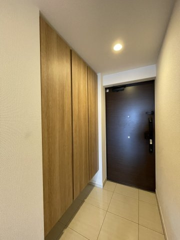 プレミスト照国表参道の玄関