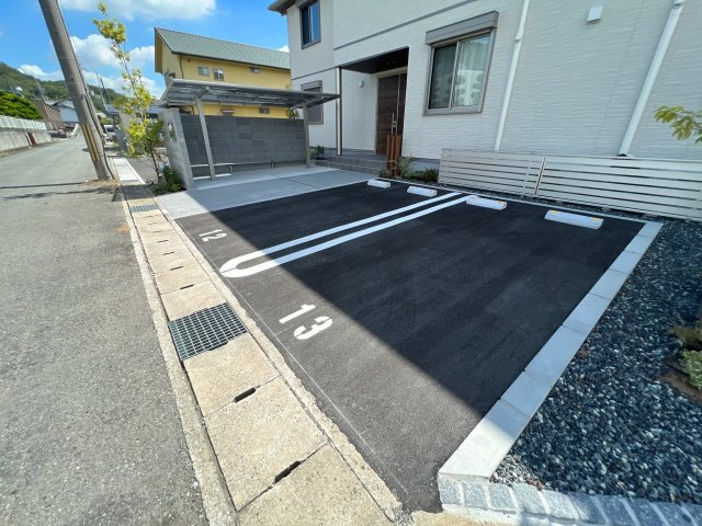 グランフォンテーヌの駐車場