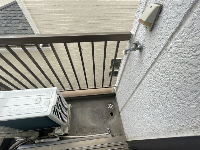 WATビルのバルコニー