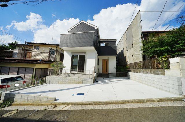 【横浜市旭区川井宿町68-15新築戸建て】★仲介手数料無料★（川井小学校・都岡中学校）の外観