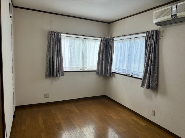 三田市西相野　中古戸建の洋室