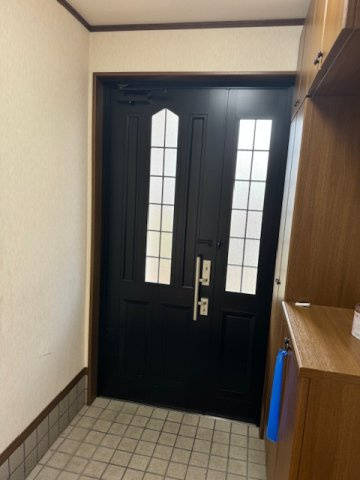 三田市西相野　中古戸建の玄関