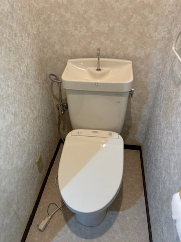 三田市西相野　中古戸建のトイレ