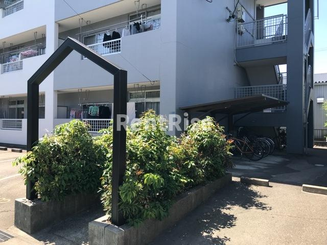 アメニティパーク柳下のエントランス