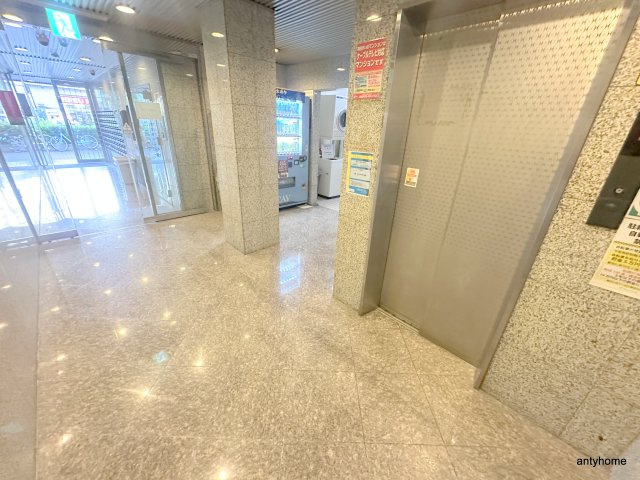 シティライフエステート難波南のロビー