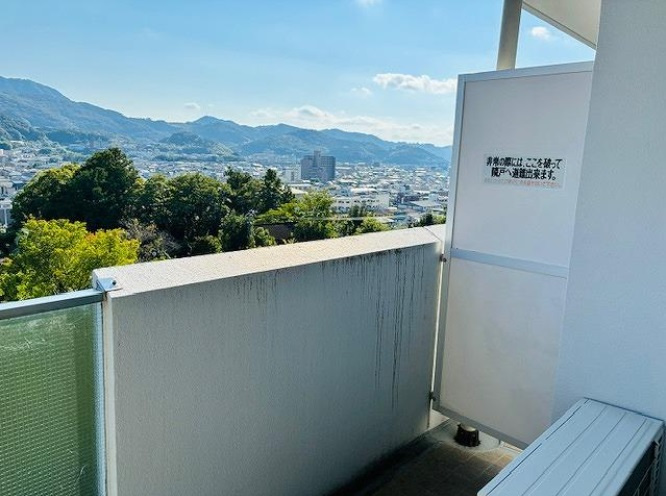 アーネスト能茶山のバルコニー