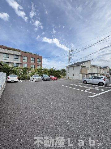 プリムローズの駐車場