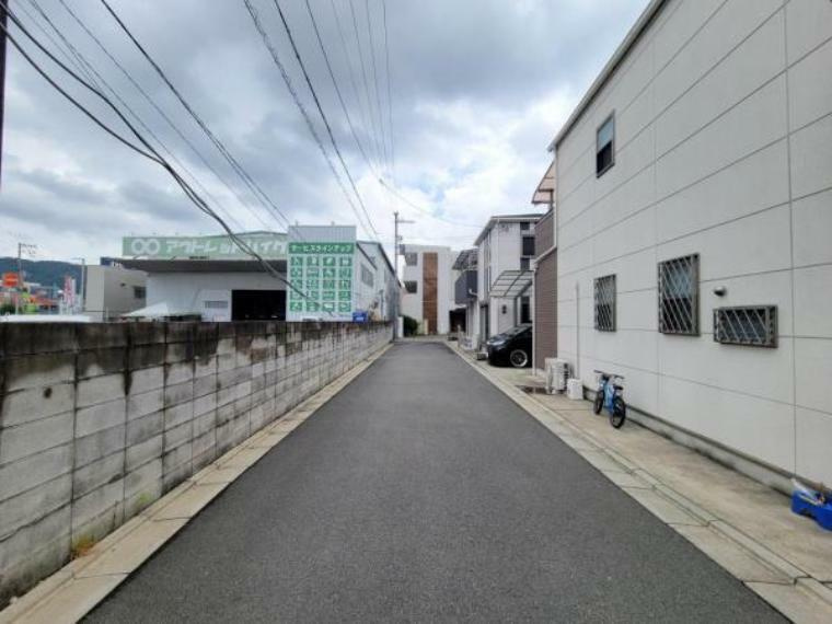 三箇3丁目　中古一戸建ての前面道路含む現地写真|前面道路含む現地写真　幅員4.7ｍ
■物件内覧・資金計画相談・住宅ローン相談、リフォーム相談、お問合せ受付中■
※当日・翌日のご内覧、ご相談はお電話でのお問合せがスムーズです！