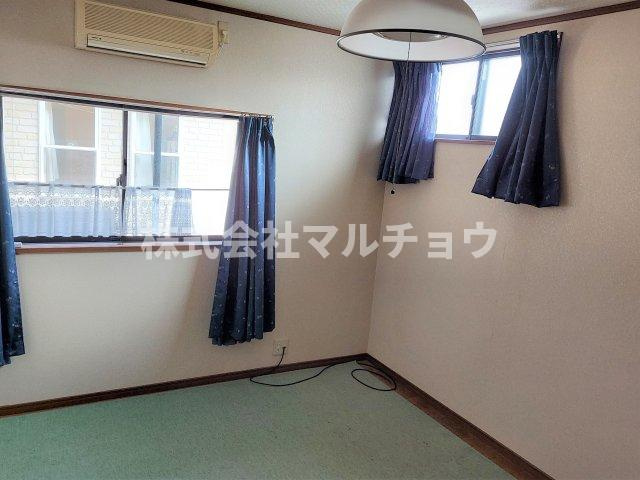 たきない一戸建の洋室|広々とした洋室です