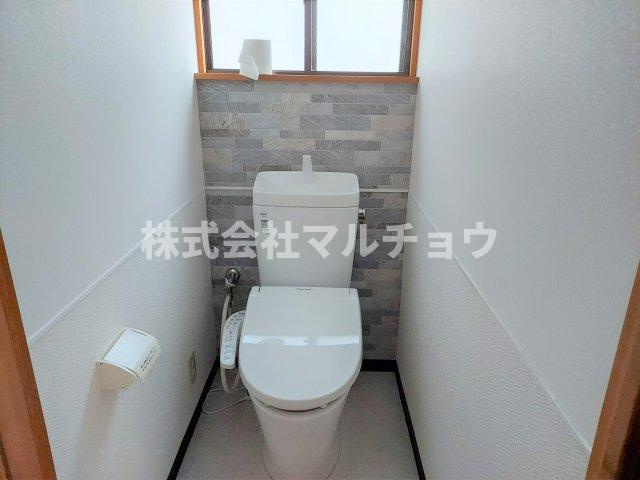 新屋敷戸建のトイレ|コンパクトで使いやすいトイレです