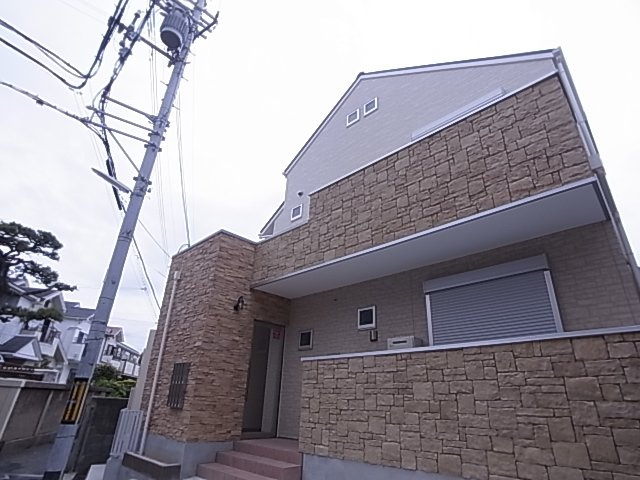 神戸市須磨区関守町２丁目のアパートの外観