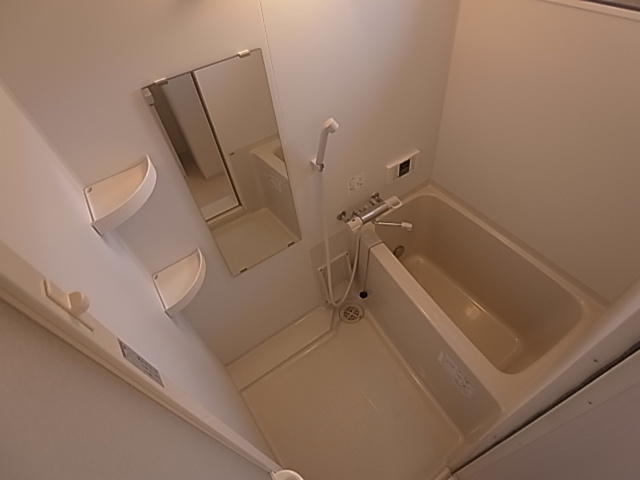 神戸市須磨区関守町２丁目のアパートの浴室